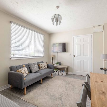 Windsor Burnham Ascot Haven Sleeps 4 Villa สลาว ภายนอก รูปภาพ