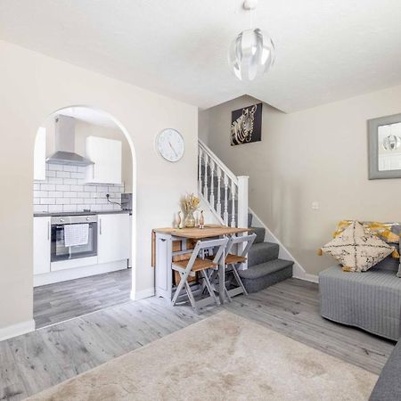 Windsor Burnham Ascot Haven Sleeps 4 Villa สลาว ภายนอก รูปภาพ