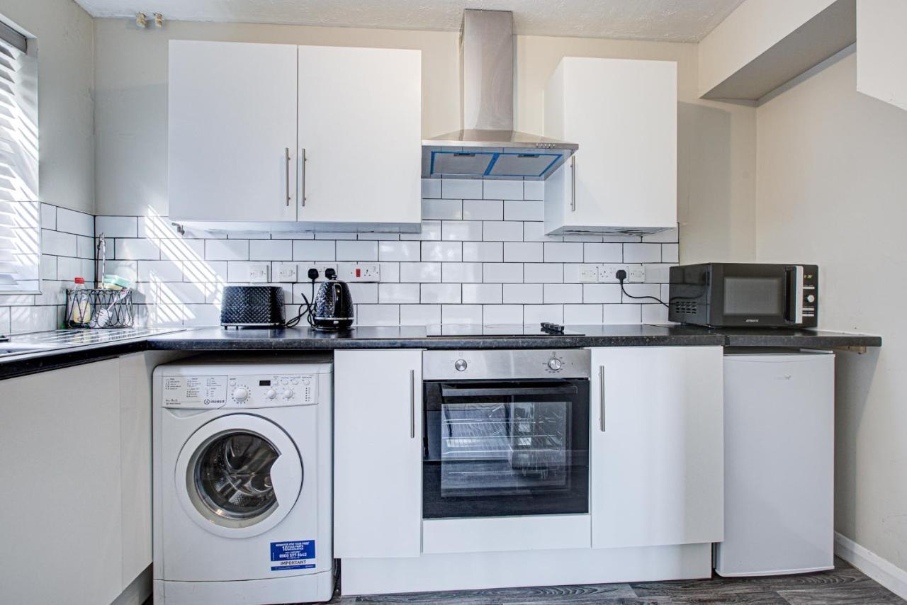 Windsor Burnham Ascot Haven Sleeps 4 Villa สลาว ภายนอก รูปภาพ