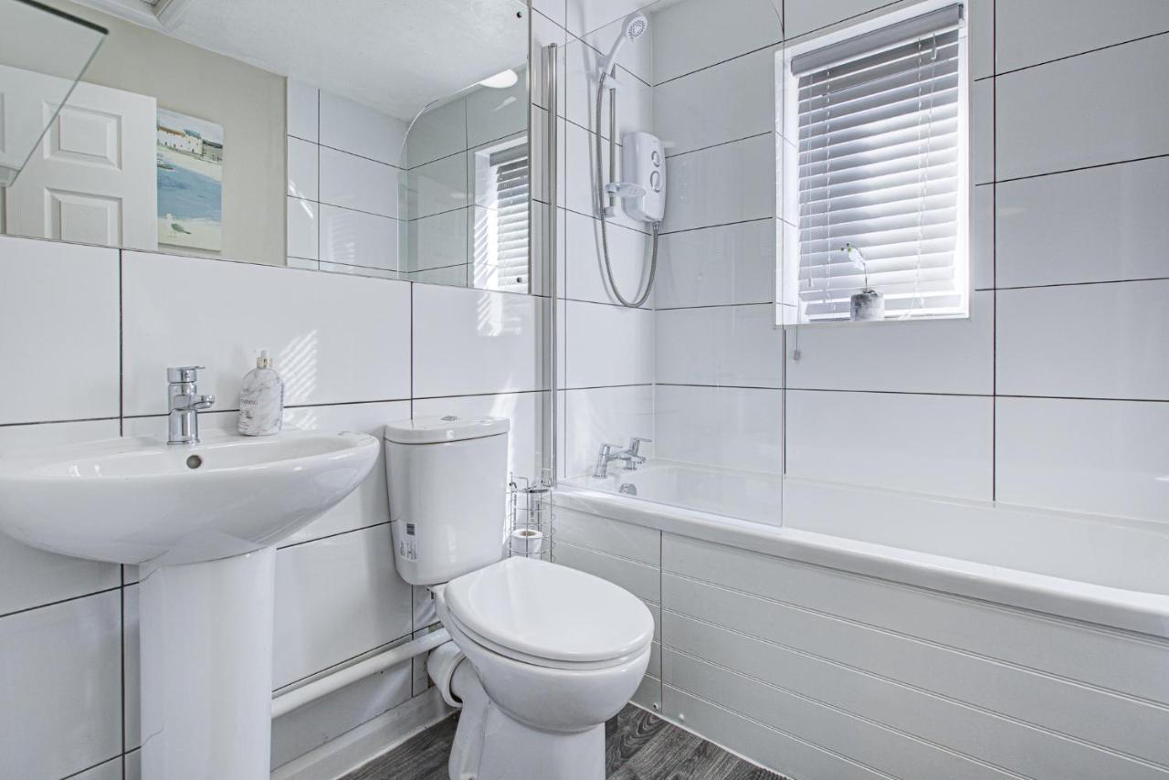 Windsor Burnham Ascot Haven Sleeps 4 Villa สลาว ภายนอก รูปภาพ