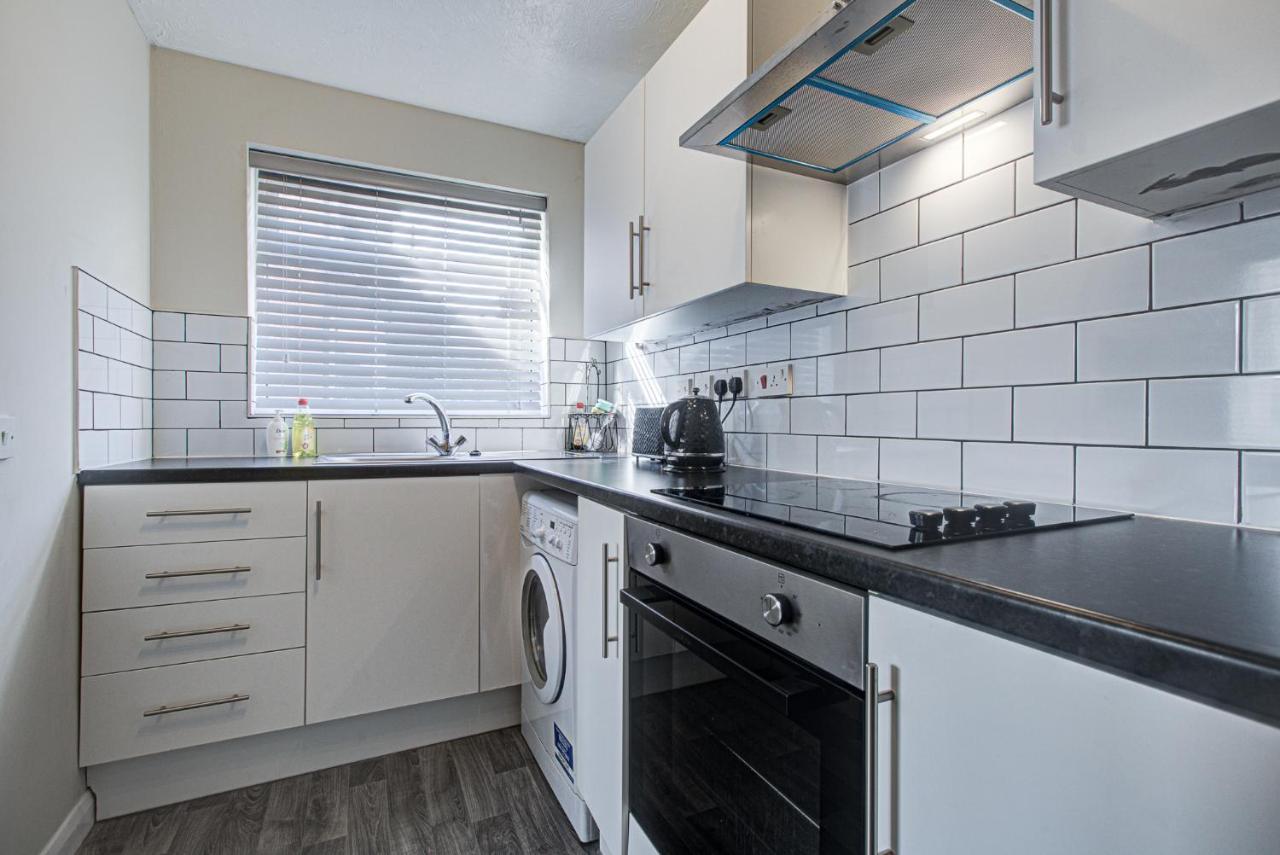 Windsor Burnham Ascot Haven Sleeps 4 Villa สลาว ภายนอก รูปภาพ