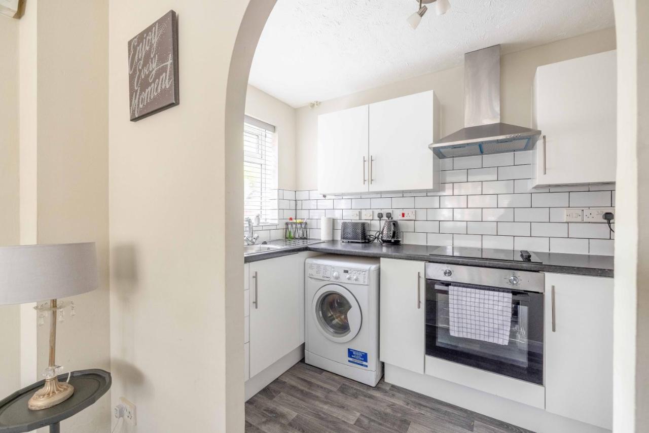 Windsor Burnham Ascot Haven Sleeps 4 Villa สลาว ภายนอก รูปภาพ