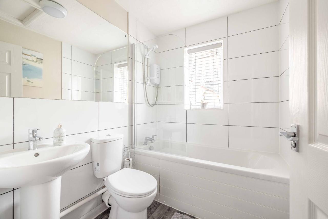 Windsor Burnham Ascot Haven Sleeps 4 Villa สลาว ภายนอก รูปภาพ