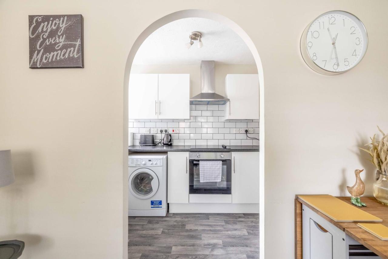 Windsor Burnham Ascot Haven Sleeps 4 Villa สลาว ภายนอก รูปภาพ