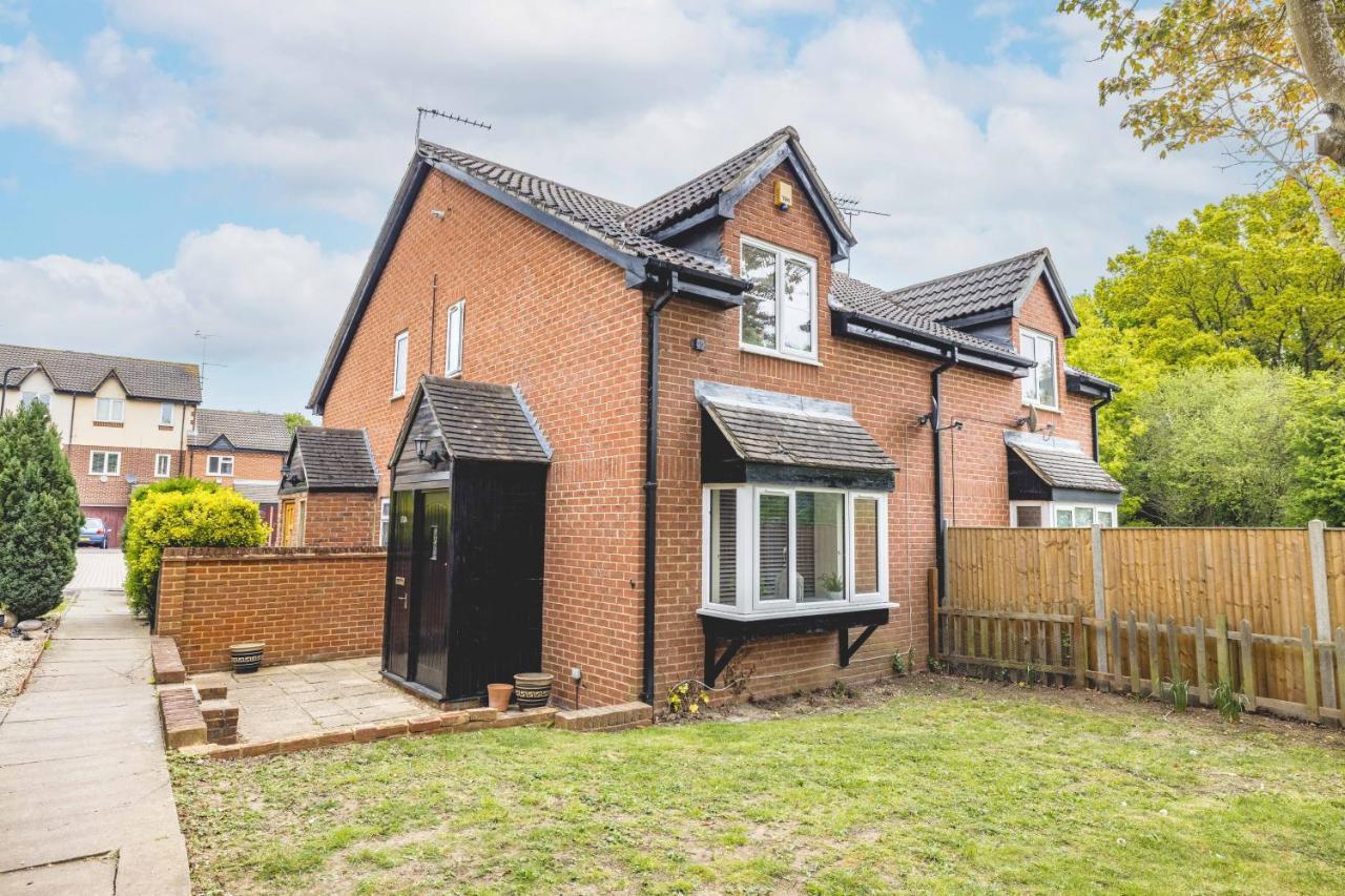 Windsor Burnham Ascot Haven Sleeps 4 Villa สลาว ภายนอก รูปภาพ